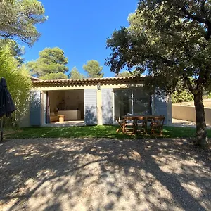  Hébergement de vacances Maison Au Calme Au Pied Du Luberon France